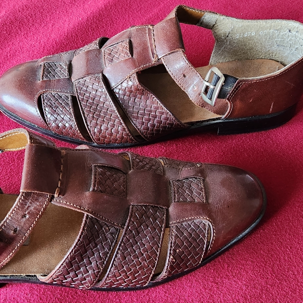 Leather sandels